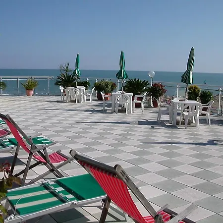 Miramare Hotel 3*